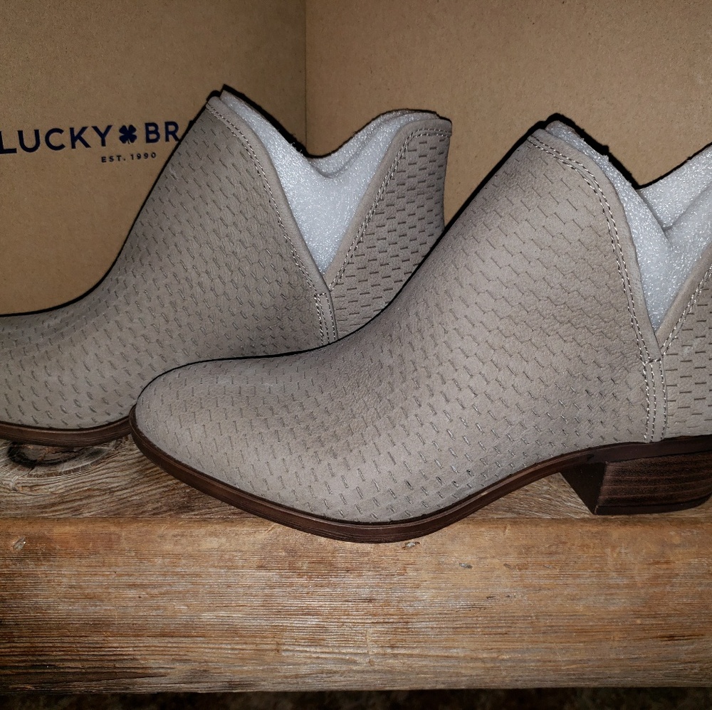 LICK BRAND BASHINA ANKLE BOOT. BRINDLE. 9.